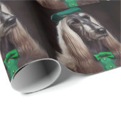 afghanischer Hund in St. Patrick's Day Dress Geschenkpapier (Rolleneckpunkt)