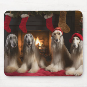 Afghanisches Hound am Feuerplatz Weihnachten Mousepad