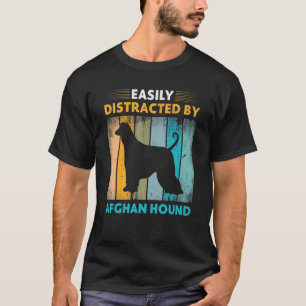 Afghanisches Hound leicht von Hunden abgelenkt T-Shirt