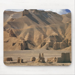 Afghanistan, Bamian-Tal. Antike Erdbauten Mousepad