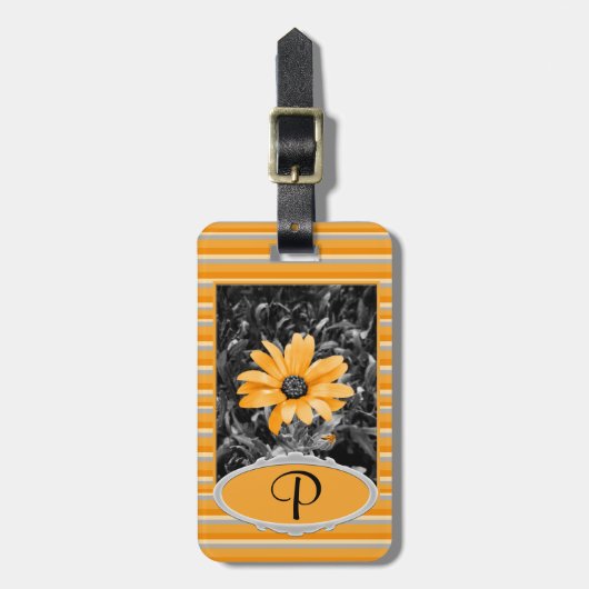 African Daisy Fotografy and Monogram Front Gepäckanhänger (Vorderseite vertikal)