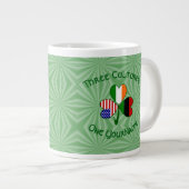 African Diaspora Irish American Kleeblatt Personal Jumbo-Tasse (Vorderseite Rechts)