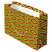 African Kente, Happy Kwanzaa Große Geschenktüte (Rückseite Schrägansicht)