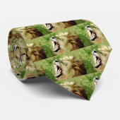 African Lion Roaring Krawatte (Gerollt)