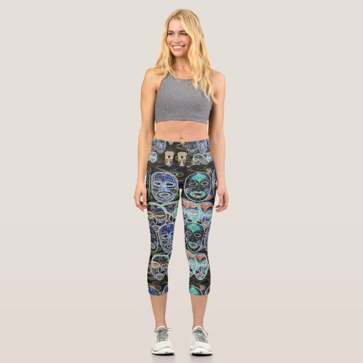 African Masks V1 Capri Leggings (Vorderseite)