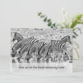African Safari Zebra Funny Birthday Einladung (Stehend Vorderseite)