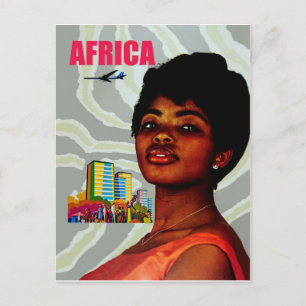 Afrika. Afrikanische Frau und große Stadt dahinter Postkarte