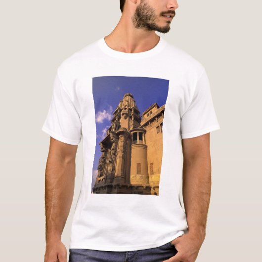 Afrika, Ägypten, Kairo, Heliopolis. Baron T-Shirt (Vorderseite)