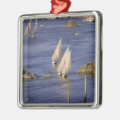 Afrika, Ägypten, Oberägypten, Assuan. Feluke Ornament Aus Metall (Links)