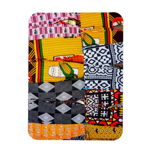 Afrika, Angola, Benguela. Farbige Pants Magnet (Vertikal)
