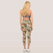 Afrika-Karte Dekorative Stammes-Elemente Muster Capri Leggings (Rückseite)