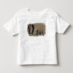Afrika, Kenia, Amboseli-Nationalpark. Afrikanisch Kleinkind T-shirt