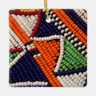 Afrika, Kenia. Maasai-Stammesperlen Keramikornament