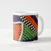 Afrika, Kenia. Maasai-Tribal Jumbo-Tasse (Vorderseite Rechts)