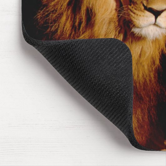 Afrika, Namibia, Okonjima. Löwe Mousepad (Ecke)