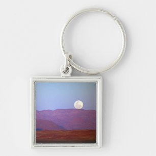 Afrika, Namibia, Sossusvlei. Ein Vollmond ruht Schlüsselanhänger