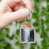 Afrika, Sambia, Victoria Falls National Park. Schlüsselanhänger (Hand)