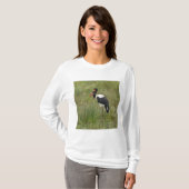 Afrika. Tansania Male Saddle-Lakai Stork T-Shirt (Vorne ganz)
