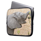 Afrika. Tansania Young Elephant in Tarangire Laptopschutzhülle (Vorderseite Links)