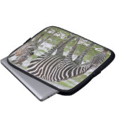Afrika. Tansania Zebra Mutter und Colt Laptopschutzhülle (Vorne Knopf)