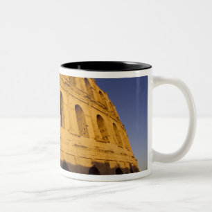 Afrika, Tunesien, El Jem. Ruinen einer römischen 3 Zweifarbige Tasse