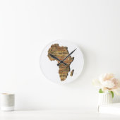 Afrika und alte Ziegelmauer Runde Wanduhr (Zuhause)