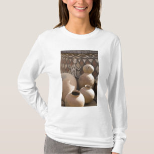 Afrika, Westafrika, Ghana, Sirigu. Handgefertigt 2 T-Shirt