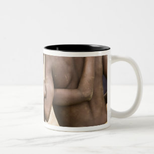 Afrika, Westafrika, Ghana, Yendi. Naher Schuss Zweifarbige Tasse