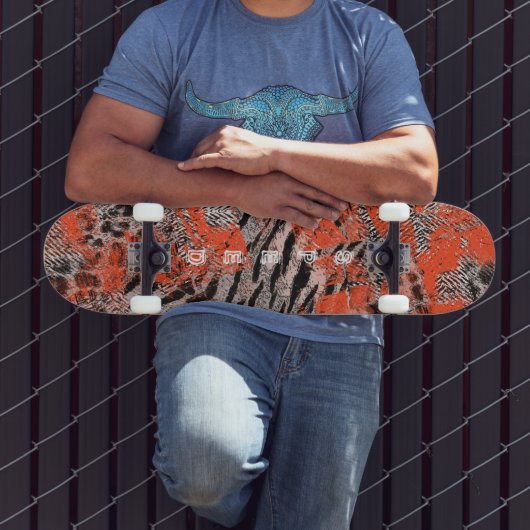 Afrikanerin, Stammesfahrerin. Skateboard (Außenbereich 3)