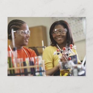 Afrikanisch-amerikanische Teenager im naturwissens Postkarte