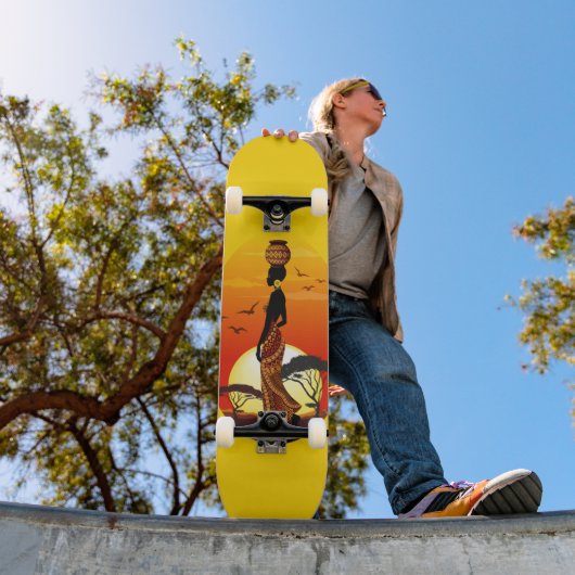 Afrikanische Beautiful Woman Silhouette über afrik Skateboard (Außen 1)