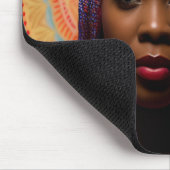 Afrikanische Dame mit großer Bug und Medaille Mousepad (Ecke)