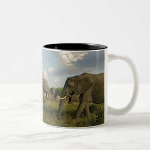 Afrikanische Elefanten, die weiden, Loxodonta afri Zweifarbige Tasse