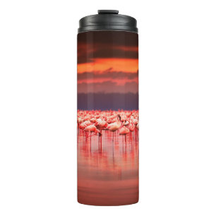 Afrikanische Flamingos im See über schöne Sonne Thermosbecher