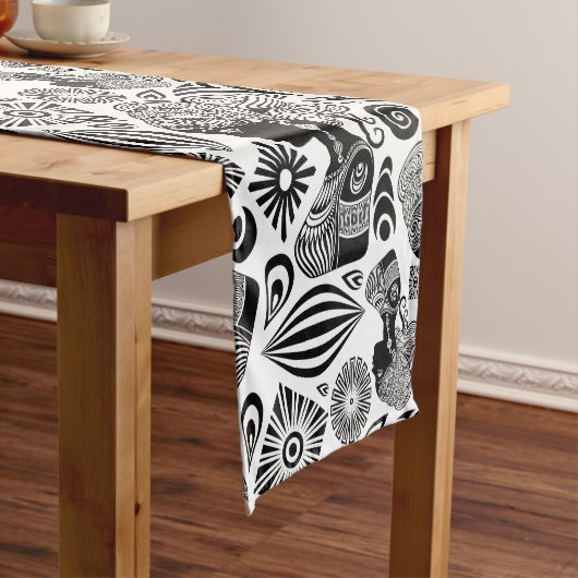 Afrikanische Girl Portrait Tribal Tattoo Kurzer Tischläufer (Beispiel)