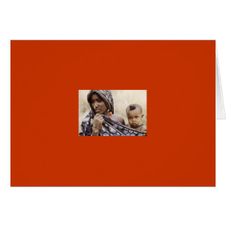 Afrikanische Mama mit Nasenring und Baby