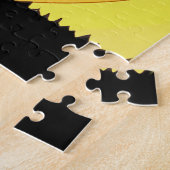 Afrikanischer Akazienbaum gegen einen orangefarben Puzzle (Seite)