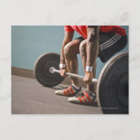 Afrikanischer Amerikaner, der den Fitnessraum trai