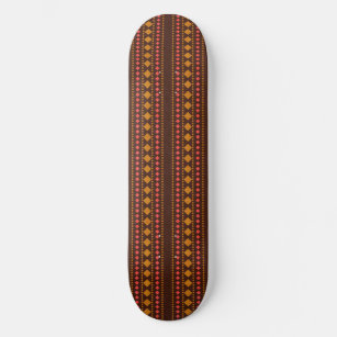 Afrikanischer Duvet mit schwarzen braunen Linien u Skateboard