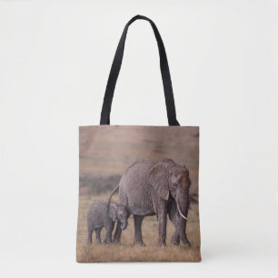 Afrikanischer Elefant mit Baby Tasche