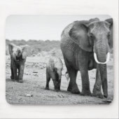 Afrikanischer Elefant u. Kälber | Kenia, Afrika Mousepad (Vorne)