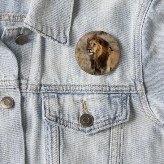 Afrikanischer Löwe in Grassilber plattiert Button (Beispiel)