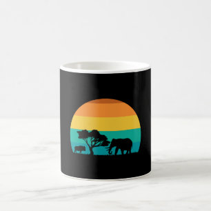 Afrikanischer Sonnenuntergang mit Elefant und Gnu  Kaffeetasse