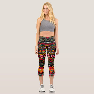 Afrikanischer Stil: Dekoratives Muster Delight. Capri Leggings
