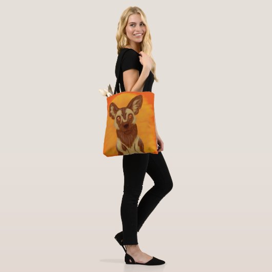Afrikanischer Wildhund Tasche (Am Model)