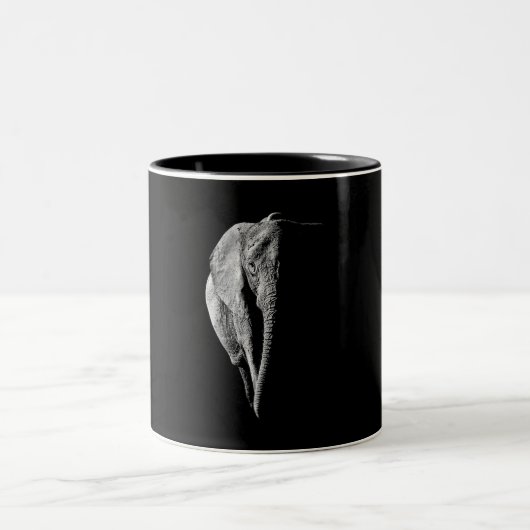 Afrikanisches Elephant Portrait Zweifarbige Tasse (Mittel)