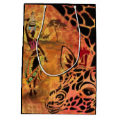 Afrikanisches Mädchen und Giraffe Freunde - Gesche Mittlere Geschenktüte (Rückseite)
