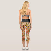 Afrikanisches Stammes-Frauenmuster Capri Leggings (Rückseite)
