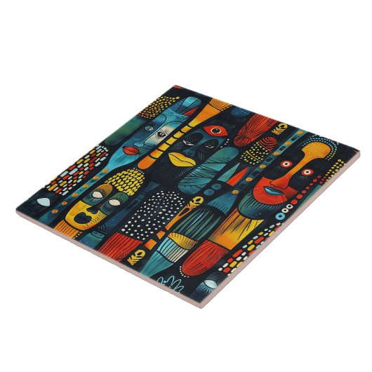 Afrikanisches Stammesmuster mit Idole. Fliese (Seite)