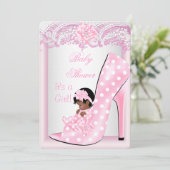 Afro American Baby Shower Girl Pink Babyschuh Einladung (Stehend Vorderseite)